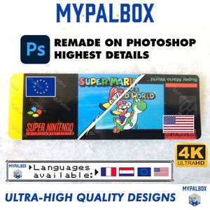 Puede incluir: Una etiqueta rectangular de juego de Super Nintendo con un diseño dividido. El lado izquierdo muestra el logo de Super Nintendo y una bandera europea, mientras que el derecho presenta arte de Super Mario World con Mario sobre Yoshi.