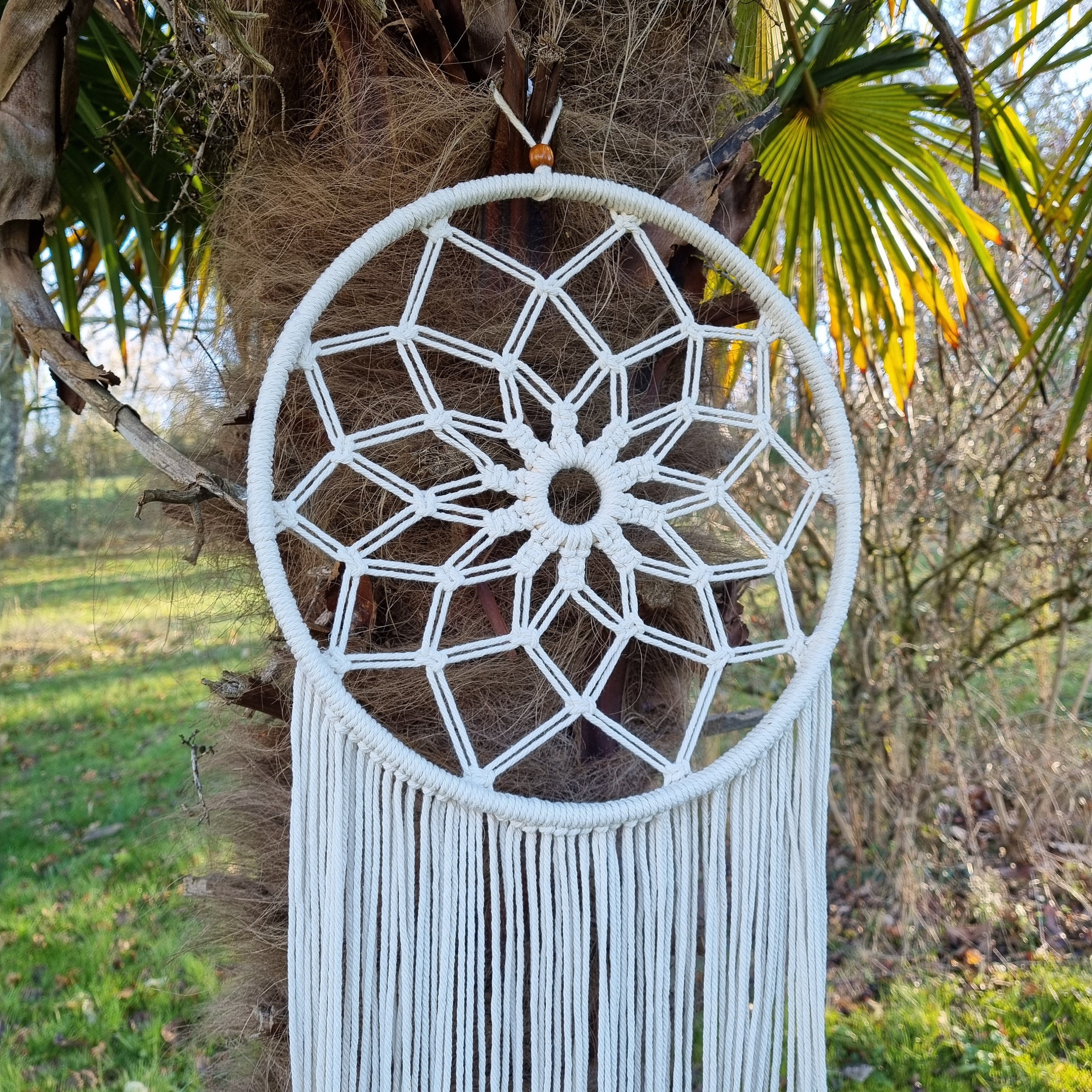 Accrochage Mural en Macramé Mandala Lia/Décoration de Cordes 100% Coton sur Anneau Bois