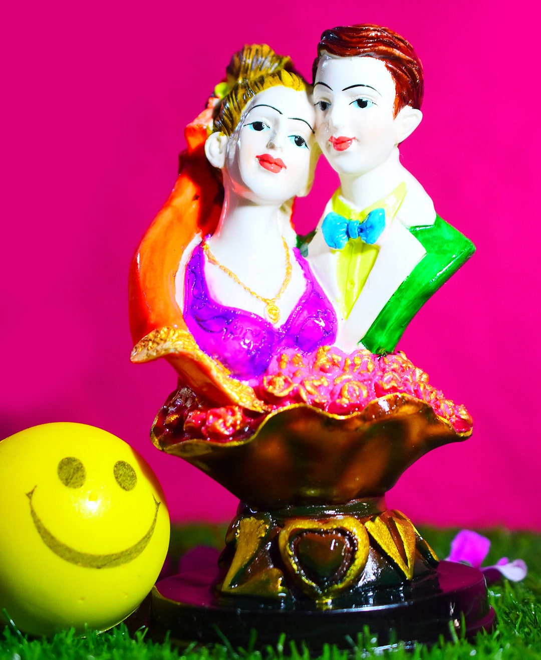 Love Couple Statue Handicraft Item Couple Statue Decorative Showpiece