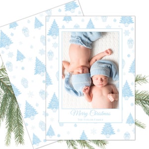 Plantilla grandmillenial de Navidad azul Tarjeta navideña Imprimible Foto familiar de Navidad azul bebé Estilo chinoiserie personalizable