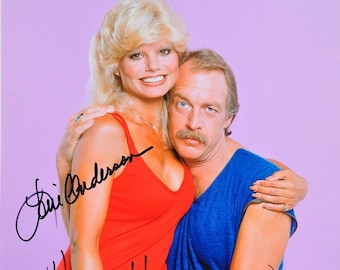 WKRP IN CINCINATTI Cast Signed Photo x2 - Howard Hesseman, Loni Anderson w/coa