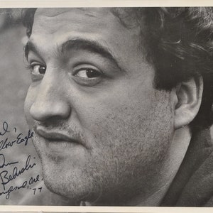 JOHN BELUSHI Signed Photo - Animal House - 1941 - Blues Brothers - w/COA