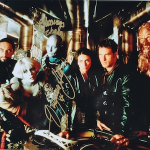 VIRGINIA HEY SIGNED Photo  - Farscape, Zhaan  w/coa