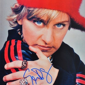 ELLEN DEGENERES Signed Autographed Photo  w/COA
