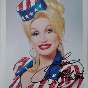 DOLLY PARTON Signed 8&quot;x 10&quot; Photo - W/COA
