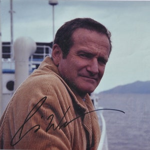 ROBIN WILLIAMS SIGNED Photo - Good Morning Vietnam, Dead Poets Society  w/coa