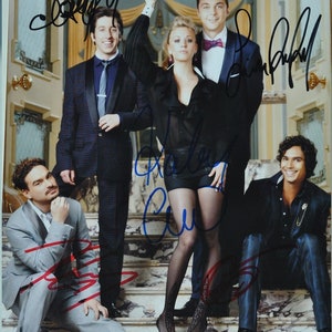 BIG BANG THEORY Cast Signed Photo X5 - Johnny Galecki, Jim Parsons, Kaley Cuoco, Simon Helberg, Kunai Nayyar w/coa