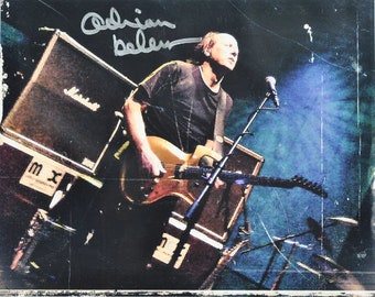 キング・クリムゾン　トニー・レヴィン、エイドリアン・ブリューの直筆サイン入り写真 キング・クリムゾン 直筆サイン入り写真 6枚組 - エイドリアン