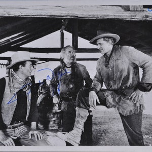 JOHN WAYNE signed autograph photo - Duke  - with COA