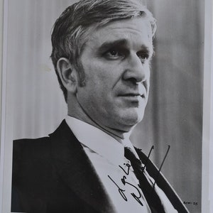 LESLIE NIELSEN signiertes Foto - Change Of Mind, Forbidden Planet w/coa