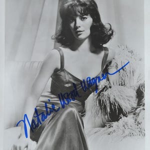 NATALIE WOOD SIGNED Photo - Rebel Without A Cause - West Side Story met coa