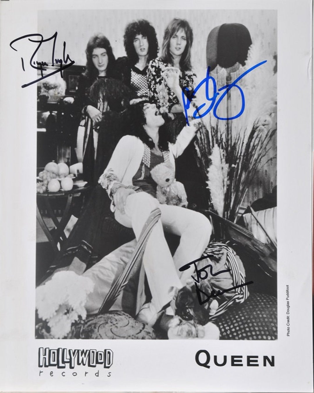 Freddie Mercury QUEEN Signed Photo X3 - Brian May, Roger Taylor, John ...