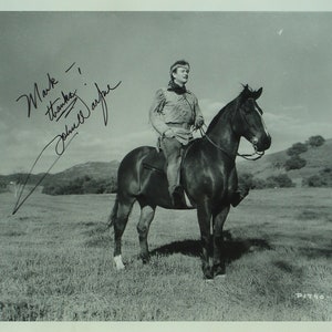 JOHN WAYNE SIGNED Photo - The Duke  w/coa