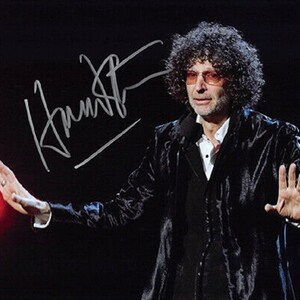 HOWARD STERN Signed Photo - The Howard Stern Show - Private Parts  w/COA