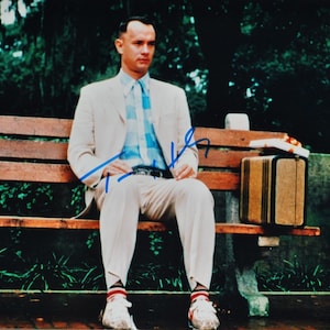 TOM HANKS Signed Photo - Forrest Gump w/coa