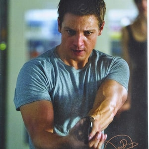 JEREMY RENNER SIGNED Photo - Avengers, S.W.A.T., American Hustle  w/coa