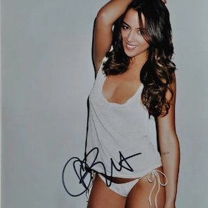 Chloe bennet - Etsy 日本