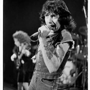 BON SCOTT Ac/Dc SIGNED Autographed Page & Photo - Ac/Dc - Ronald Belford &quot;Bon&quot; Scott w/coa