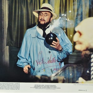 PETER SELLERS Signed Photo - Revenge Of The Pink Panther w/coa
