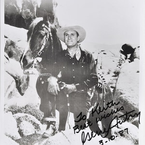 GENE AUTRY Signed Photo - Orvon Grover &quot;Gene&quot; Autry - The Singing Cowboy w/coa