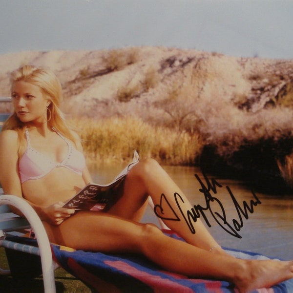 GWYNETH PALTROW SIGNED Photo  - Shallow Hal, Shakespeare In Love  w/coa