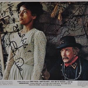 RUBY DEE & CAMERON Mitchell Signerat foto - Buck And The Preacher, Sydney Portier med coat
