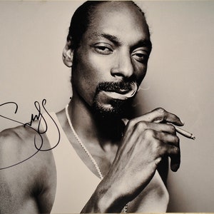 SNOOP DOGG Signed Photo - Calvin Broadus Jr. - 11&quot;x17&quot; w/COA