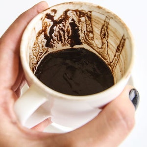 Café turc diseuse de bonne aventure, diseuse de bonne aventure, lecture de tasse de café, tasse de café turc
