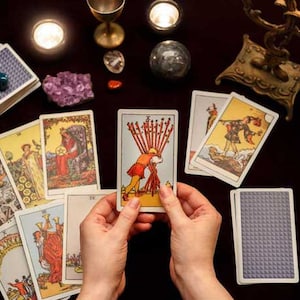 Tarot Legung, Tarotkarten Legung, Psychic Legung, Liebes Wahrsagerin, Wahrsagerin