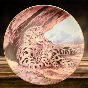 Beautifully Crafted The Snow Leopard by Will Nelson Collector Plate