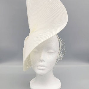 FREE EXPRESS SHIPPING, White Veil Bridal Hat Fascinator, Kentucky Derby Hat, Wedding, Arrives in time for the Kentucky Derby Horse Race