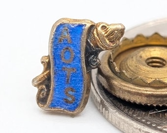 Vintage AOTS Lapel Pin | As One That Serves | United Church Mens Club | Gold-Toned Enamel Screwback | 1940s Canadian Service