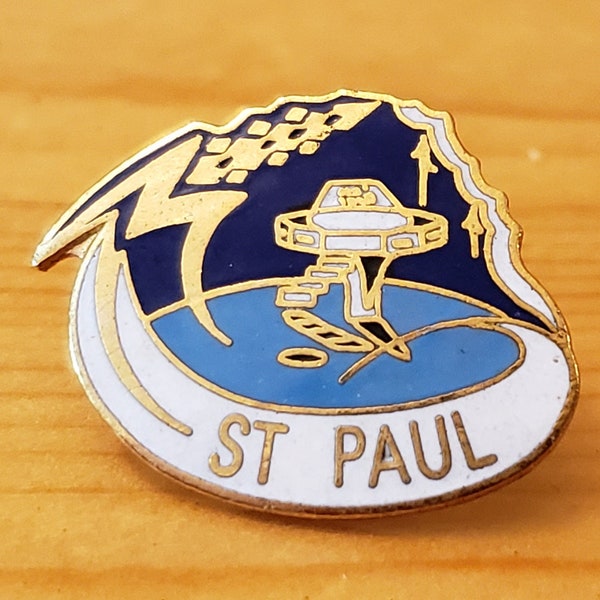 St Paul - UFO Landing Pad St Paul Alberta Pin - Brooch Pin- Unique Rare Hat Pin Lapel Pin Vintage Pin Retro Pin Enamel Pin