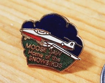 Moose Jaw Home of the Snowbirds - Nifty Moose Jaw Saskatchewan Pin Brosche Pin Einzigartige seltene Hutnadel Anstecknadel Vintage Pin Retro Pin Emaille Pin