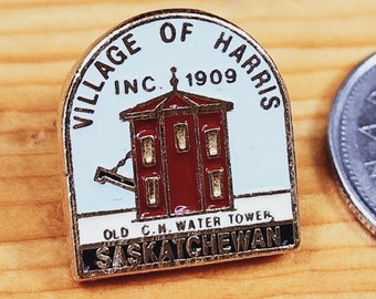 Saskatchewan Village of Harris INC. 1909 Old C.N Wasserturm - Brosche Anstecknadel Einzigartige seltene Hutnadel Anstecknadel Vintage Pin Retro Pin Emaille Pin
