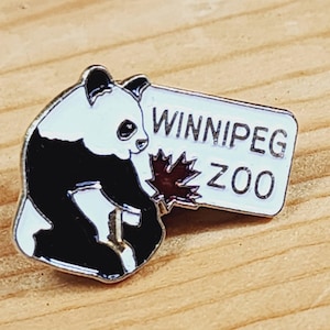 Winnipeg Zoo - Wunderschöne Vintage Kanadische Zoo Panda Brosche Einzigartige Seltene Hut Pin Anstecknadel Vintage Pin Retro Pin Emaille Pin