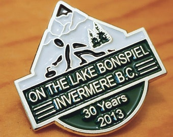 Pin's Québec Curling 1952 INTERNATIONAL Bonspiel - Vintage Sport Award Badge