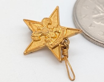 Vintage Boy Scouts of America Lapel Pin - Be Prepared Star Brooch - Gold-Toned Metal - 1940s 1950s BSA Scouting Jewelry