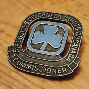 Girl Guides Of Canada Commissioner Guides Du Canada - Brooch Pin- Unique Rare Hat Pin Lapel Pin Vintage Pin Retro Pin Enamel Pin