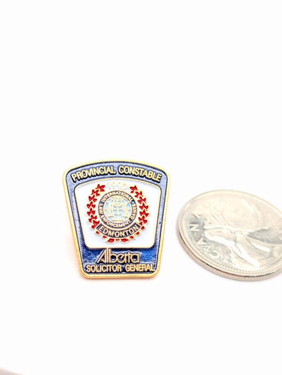 1990 International Law Enforcement Games Edmonton Brooch Pin – Solicitor General Hat Lapel Badge View 2