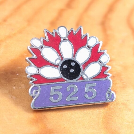 Vintage 525 High Score Bowling Enamel Pin