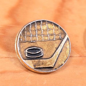 Hockey Net Stick and Puck symbol Brooch Pin Unique Rare Hat Pin Lapel Pin Vintage Pin Retro Pin Enamel Pin
