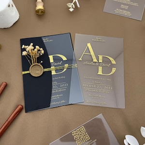 Conjunto de convites de casamento em acrílico com folha de ouro: lacre de cera e flor seca