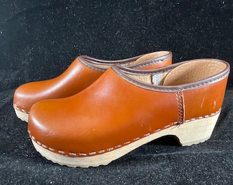 Kids Girls Carmel Camel Brown Leather Clogs Made in Denmark Scandinavia Aegte Laeder Ortopaedisk Fodform Youth Size 4