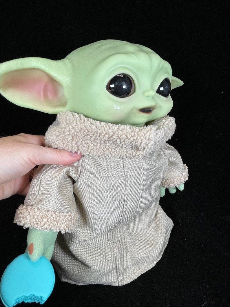 Mattel Grogu Plush Doll, 11 Inch Poseable Feet, Talking, New In Box Grogu sound/feet