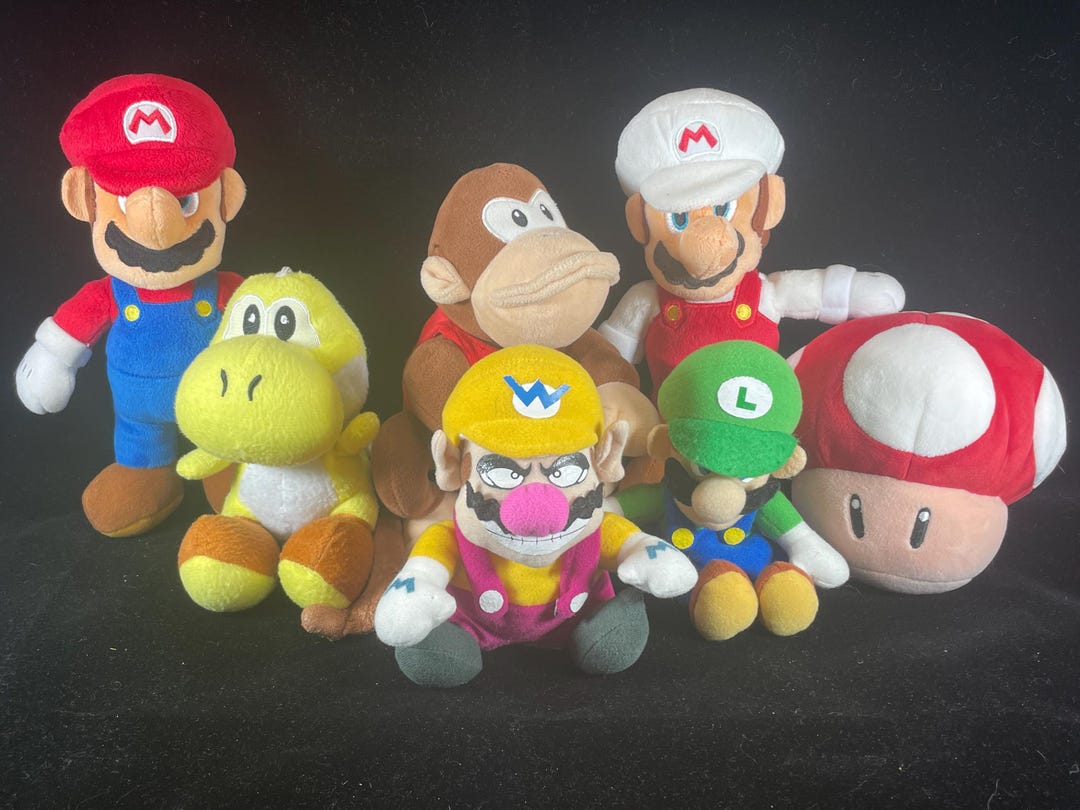 Vintage 1997 Nintendo Plush Dolls - Mario, Luigi, Wario, Yoshi