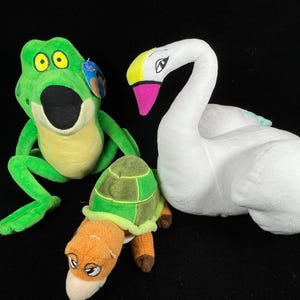 vintage 1994 Ensemble de peluches princesse cygne : Jean-Bob Frog, Turtle Speed, Nest Productions