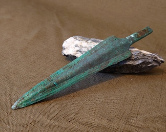 Bronze spearhead