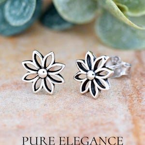 Daisy Flower Stud Earrings | Solid 925 Sterling Silver Dainty Daisy Cartilage Earrings | Friendship Jewelry | Minimalist | Best Friend Gift