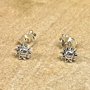 Smiling Sun Stud Earrings | Solid 925 Sterling Silver Tiny Sun Earrings Push Back | Sun Jewelry | Trendy | Minimalist | Gift for Girls